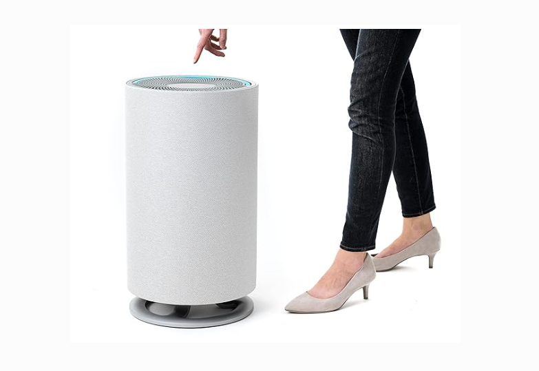Pointing at air purifier